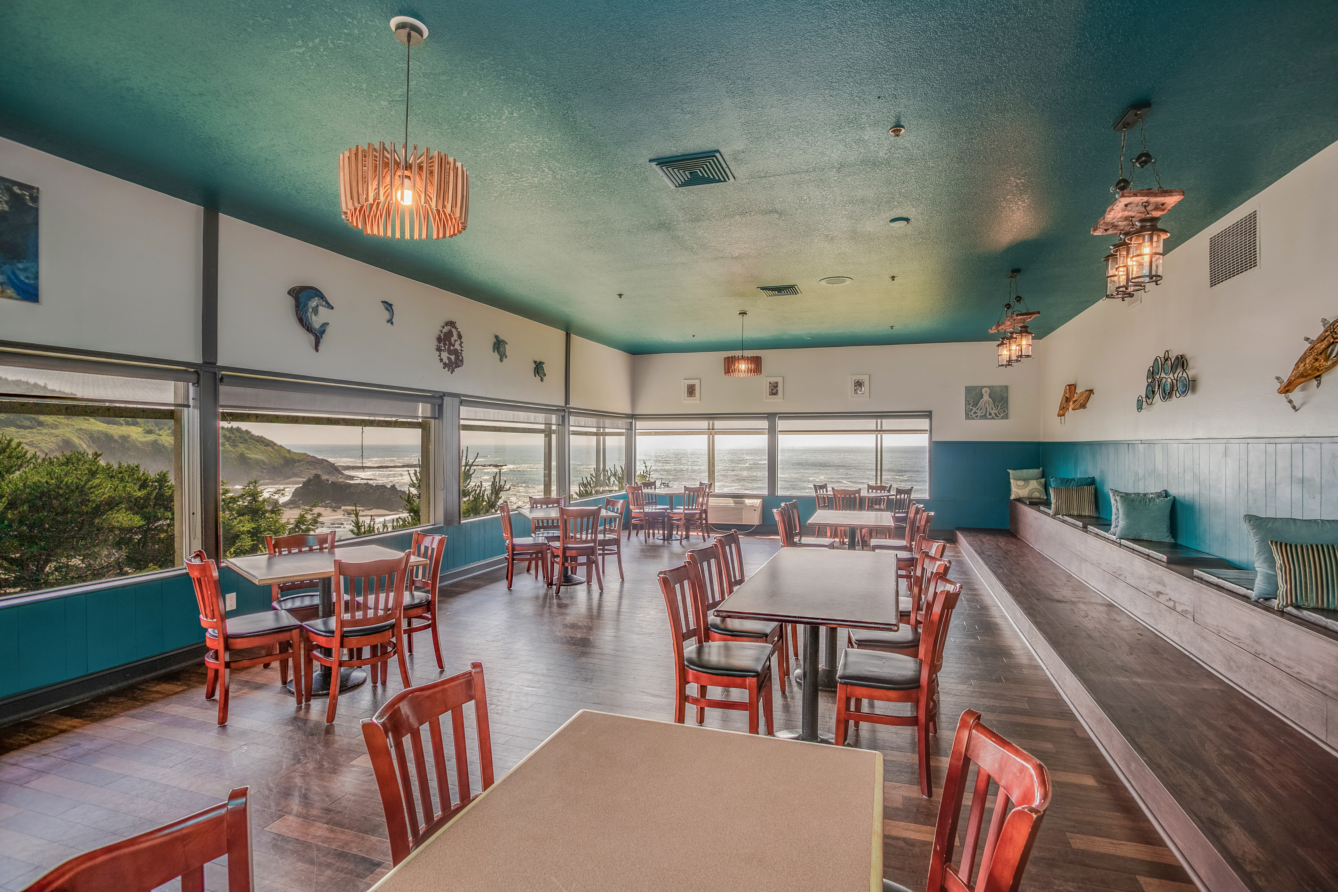 Clarion Inn Surfrider Resort & Siren Restaurant